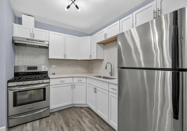 Listing Photo 3 - Condo for sale in building located at 9745 S Karlov Ave, Oak Lawn, IL 60453 - Unit #205