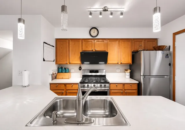 Photo 4 of Townhouse for sale at 1009 E 61st Street, Chicago, IL 60637 | MLS# 12706715 | Listing updated on 2026-07-22