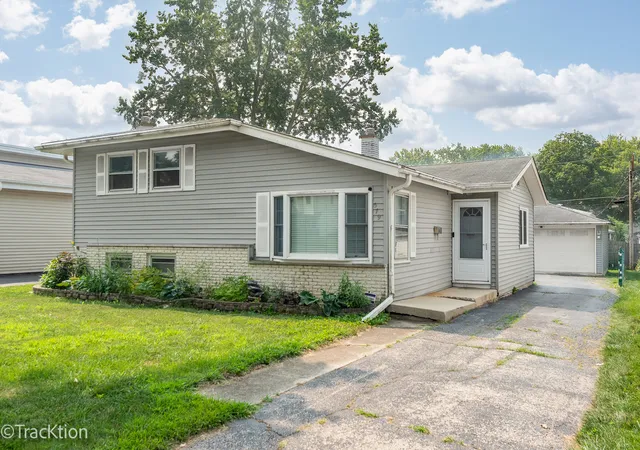 Photo 1 of Single family home for sale at 579 Coolidge Ave, Glen Ellyn, IL 60137 | MLS# 12706832 | Listing updated on 2026-08-02
