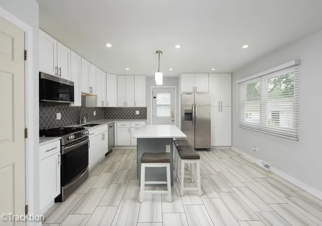 Photo 3 of Single family home for sale at 579 Coolidge Ave, Glen Ellyn, IL 60137 | MLS# 12706832 | Listing updated on 2026-08-02