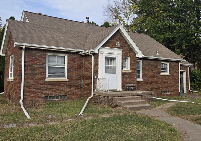 Single family home for sale at 206 E Locust St, Davenport, IA 52803 | MLS# 12706841