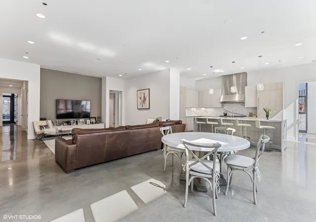 Photo 3 of Condo for sale at 900 W Washington Blvd #202, Chicago, IL 60607 | MLS# 12706853 | Listing updated on 2026-10-07