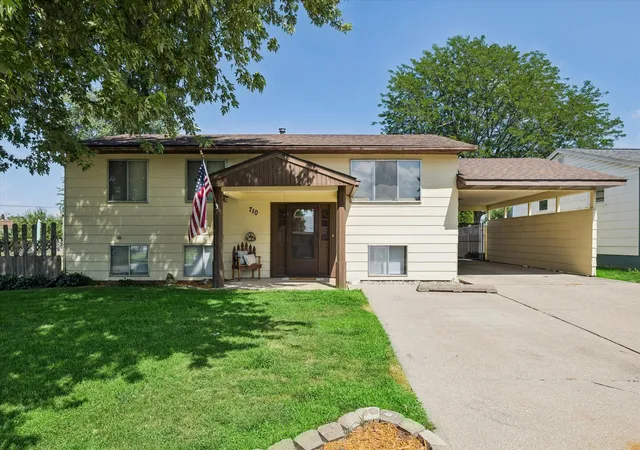 1st image of 710 3rd St, Colona, IL 61241 | MLS# 12706916