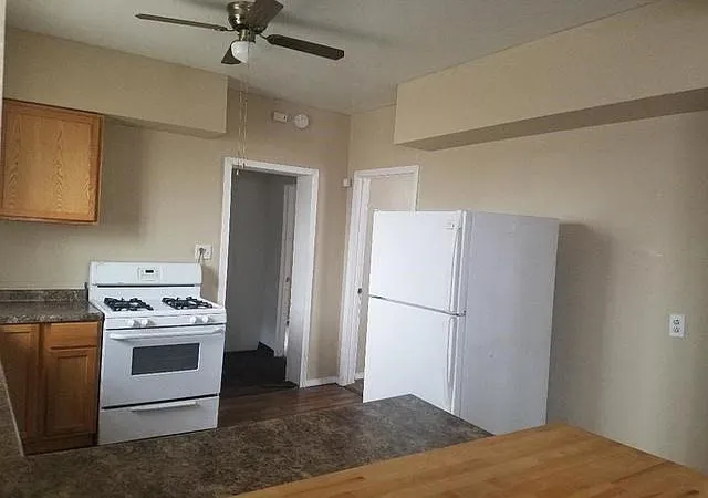 Photo 3 of Single family home for sale at 313 153rd Place, Calumet City, IL 60409 | MLS# 12706947 | Listing updated on 2026-09-20