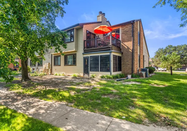 Photo 3 of Condo for sale at 2104 Harbortown Cir #2104, Champaign, IL 61821 | MLS# 12707027 | Listing updated on 2026-08-06