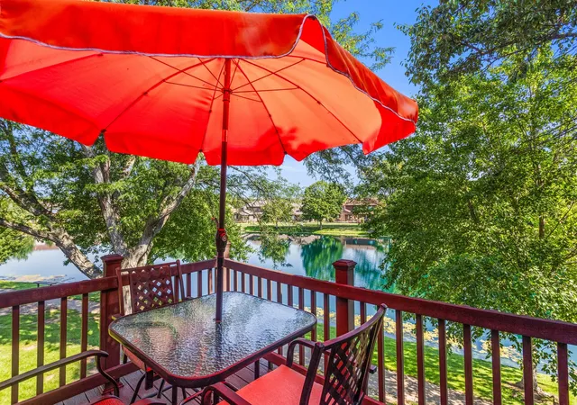 Listing Photo 5 - Condo for sale in building located at 2104 Harbortown Cir, Champaign, IL 61821 - Unit #2104