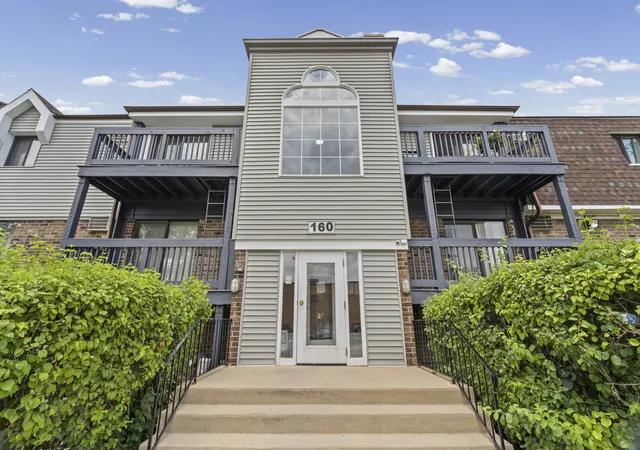 Photo 1 of Condo for sale at 160 S La Londe Ave #1F, Addison, IL 60101 | MLS# 12707085 | Listing updated on 2026-08-04
