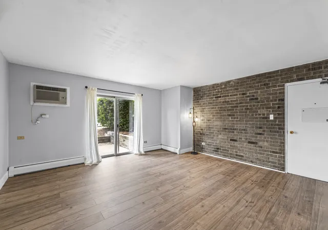 Photo 3 of Condo for sale at 160 S La Londe Ave #1F, Addison, IL 60101 | MLS# 12707085 | Listing updated on 2026-08-04