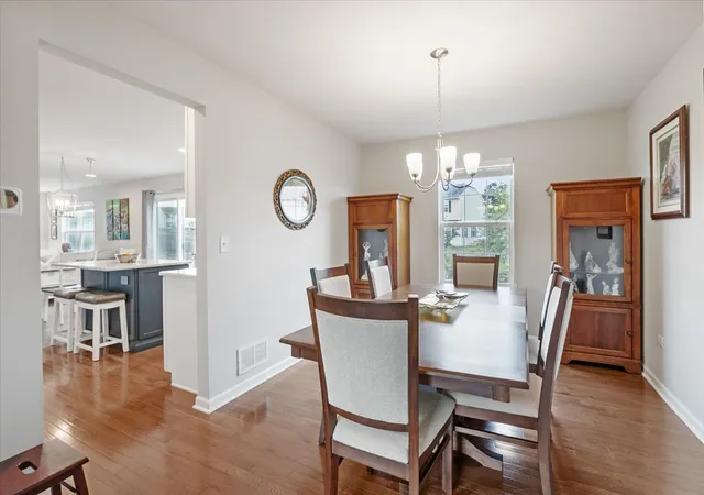 Photo 4 of Single family home for sale at 1731 Wentworth Dr, Volo, IL 60020 | MLS# 12707107 | Listing updated on 2026-08-12