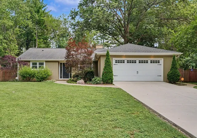 image of 706 La Sell Dr, Champaign, IL 61820 | MLS# 12707130
