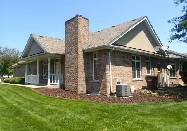 Photo 2 of Townhouse for sale at 8107 Nielsen Dr, Tinley Park, IL 60477 | MLS# 12707132 | Listing updated on 2026-08-11