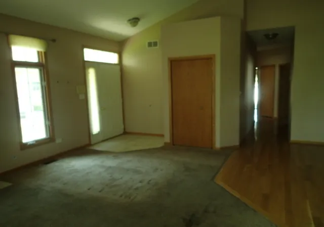 Photo 3 of Townhouse for sale at 8107 Nielsen Dr, Tinley Park, IL 60477 | MLS# 12707132 | Listing updated on 2026-08-11