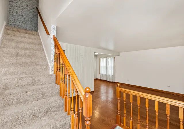 Photo 4 of Single family home for sale at 18604 Carpenter St, Homewood, IL 60430 | MLS# 12707160 | Listing updated on 2026-09-25