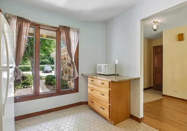 Photo 3 of Townhouse for sale at 373 Goshawk Ln, Deerfield, IL 60015 | MLS# 12707192 | Listing updated on 2026-08-13
