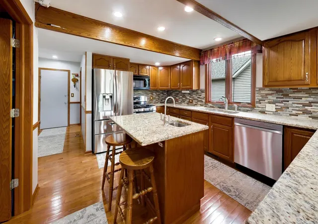 Photo 4 of Single family home for sale at 36701 N Lake St, Ingleside, IL 60041 | MLS# 12707217 | Listing updated on 2026-10-08