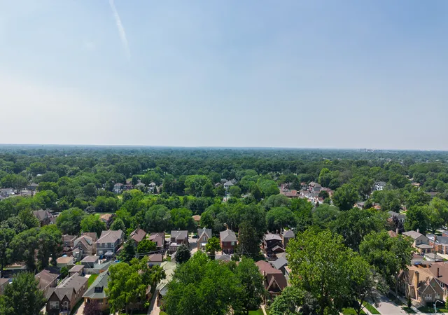 2nd image of 10518 S Artesian Ave, Chicago, IL 60655