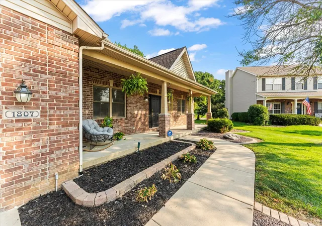Photo 2 of Single family home for sale at 1807 Cypress Pointe Ct, Mahomet, IL 61853 | MLS# 12707333 | Listing updated on 2026-09-03