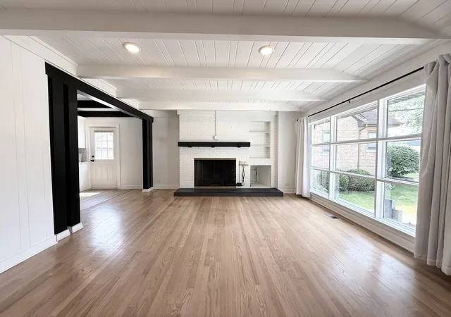 Photo 3 of Single family home for sale at 9525 Parkside Ave, Oak Lawn, IL 60453 | MLS# 12707379 | Listing updated on 2026-09-15