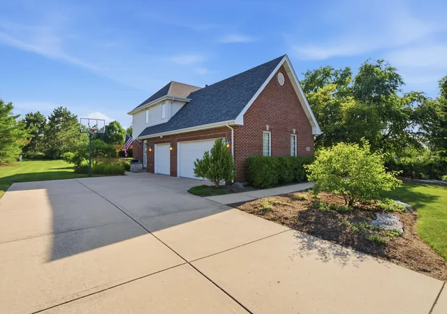 Photo 2 of Single Family Residence at 10947 Nebraska St, Frankfort, IL 60423 | MLS# 12707414 | | Sold on 2026-09-04