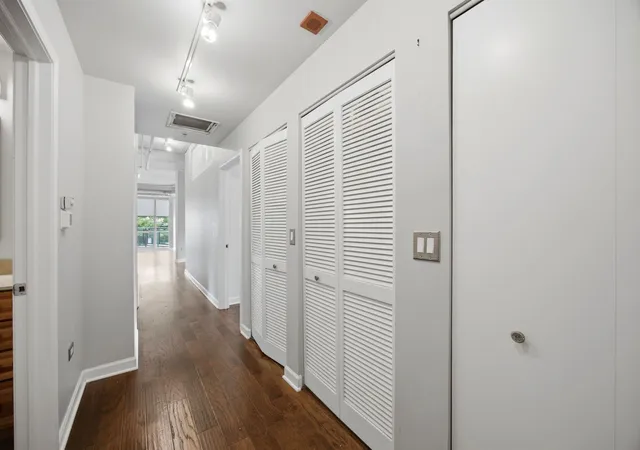 Listing Photo 4 - Condo for sale in building located at 845 N Kingsbury St, Chicago, IL 60610 - Unit #208