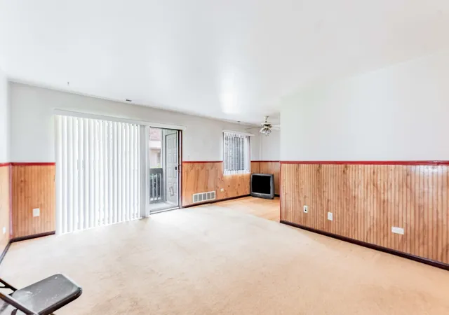 Listing Photo 3 - Condo for sale in building located at 15805 Peggy Ln, Oak Forest, IL 60452