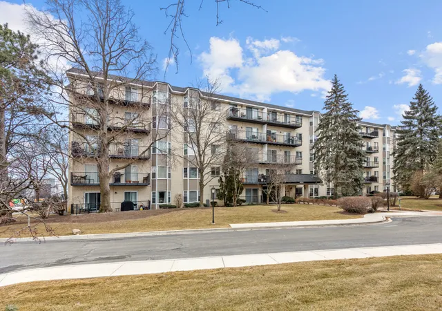 Listing Photo 1 - Condo for sale in building located at 8620 Waukegan Rd, Morton Grove, IL 60053 - Unit #405