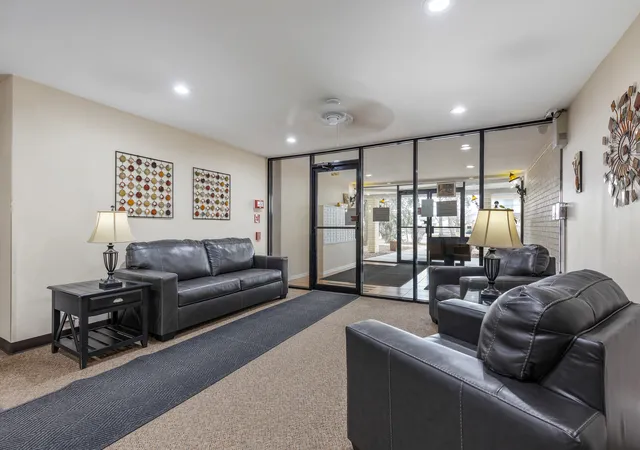 Listing Photo 4 - Condo for sale in building located at 8620 Waukegan Rd, Morton Grove, IL 60053 - Unit #405