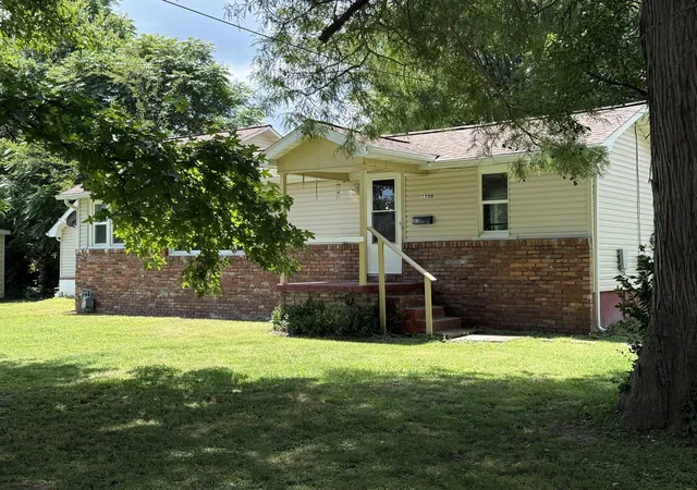 Photo 2 of Single family home for sale at 1200 S Buchanan St, Marion, IL 62959 | MLS# 12707461 | Listing updated on 2026-08-16