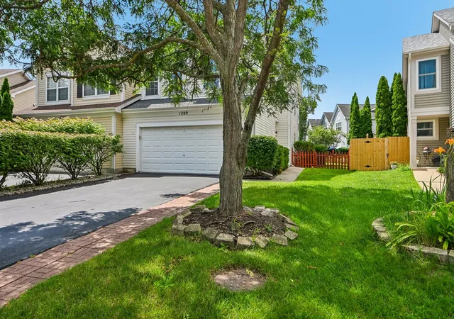 Townhouse for sale at 1309 Newport St, Mundelein, IL 60060 | MLS# 12707483 | Listing updated on 2026-09-15