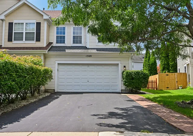 Photo 1 of Townhouse for sale at 1309 Newport St, Mundelein, IL 60060 | MLS# 12707483 | Listing updated on 2026-09-15