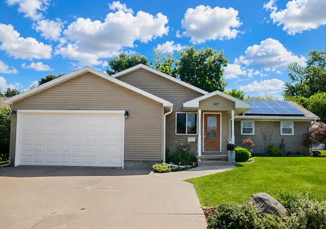 1st image of 704 Fort St, Ottawa, IL 61350 | MLS# 12707502