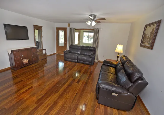 Photo 4 of Single family home for sale at 704 Fort St, Ottawa, IL 61350 | MLS# 12707502 | Listing updated on 2026-09-29