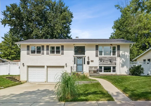 1st image of 6916 Williams Dr, Woodridge, IL 60517 | MLS# 12707513