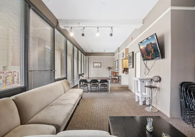 2nd image of 6700 S S Shore Dr, Chicago, IL 60649