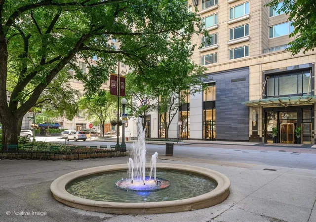 Listing Photo 2 - Condo for sale in building located at 800 N Michigan Ave, Chicago, IL 60611 - Unit #4703
