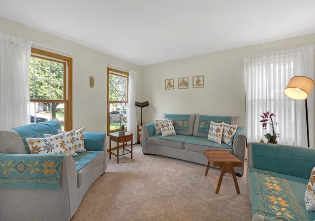Photo 2 of Single family home for sale at 265 Biscayne St, Bloomingdale, IL 60108 | MLS# 12707602 | Listing updated on 2026-07-23