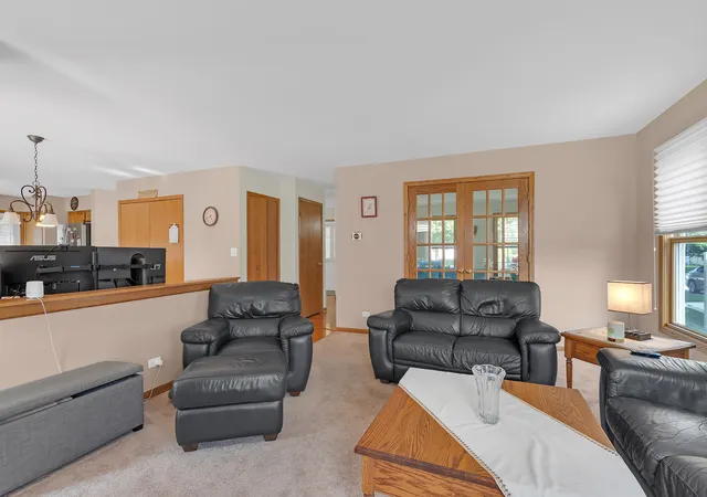 Photo 4 of Single family home for sale at 265 Biscayne St, Bloomingdale, IL 60108 | MLS# 12707602 | Listing updated on 2026-07-23
