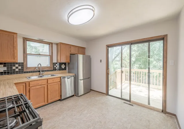 Photo 3 of Townhouse for sale at 21610 Peterson Ave #0, Sauk Village, IL 60411 | MLS# 12707603 | Listing updated on 2026-07-27