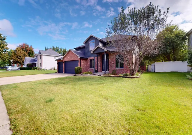 Photo 3 of Single family home for sale at 16127 Burgundy Dr, Plainfield, IL 60586 | MLS# 12707616 | Listing updated on 2026-10-07