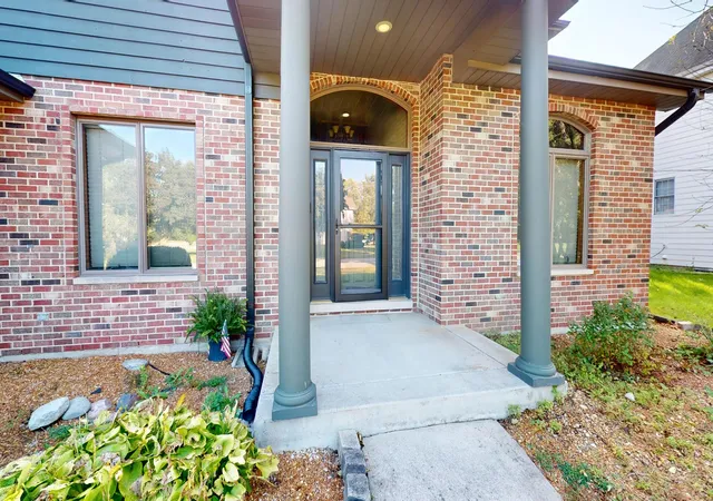 Photo 4 of Single family home for sale at 16127 Burgundy Dr, Plainfield, IL 60586 | MLS# 12707616 | Listing updated on 2026-10-07