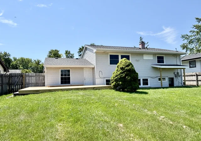 Photo 21 of Sale Pending at 621 W 8th Street, Belvidere, IL 61008 | MLS# 12707645 | Listing updated on 2026-09-04
