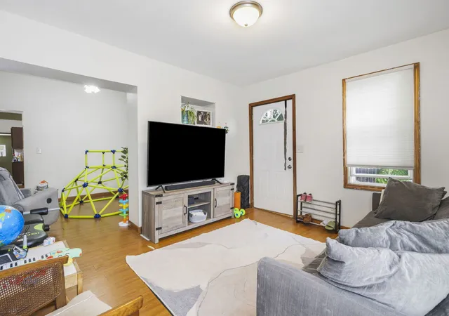 3rd image of 4635 Eberly Ave, Brookfield, IL 60513 | MLS# 12707647