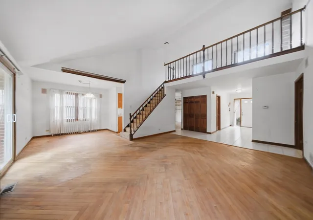Photo 3 of Single family home for sale at 2924 Acorn Ln, Northbrook, IL 60062 | MLS# 12707690 | Listing updated on 2026-10-07