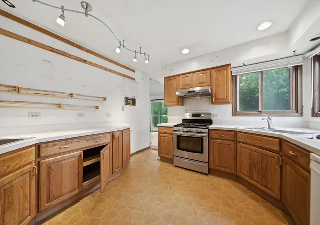 Photo 4 of Single family home for sale at 2924 Acorn Ln, Northbrook, IL 60062 | MLS# 12707690 | Listing updated on 2026-10-07