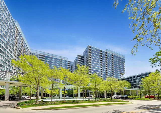 2nd image of 9655 Woods Dr #403, Skokie, IL 60077 | MLS# 12707721
