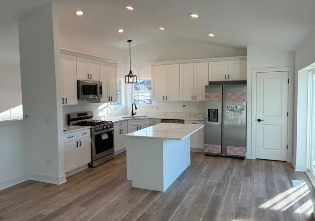 Listing Photo 4 - Condo for sale in building located at 927 Saddle Ridge Dr, Joliet, IL 60432