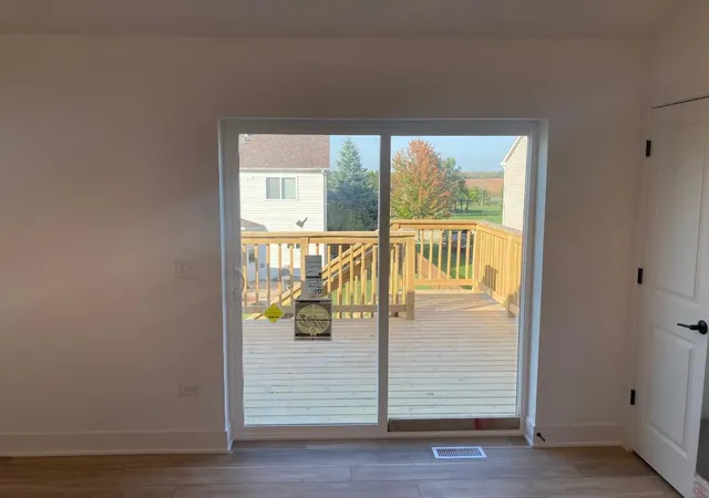 Listing Photo 5 - Condo for sale in building located at 927 Saddle Ridge Dr, Joliet, IL 60432
