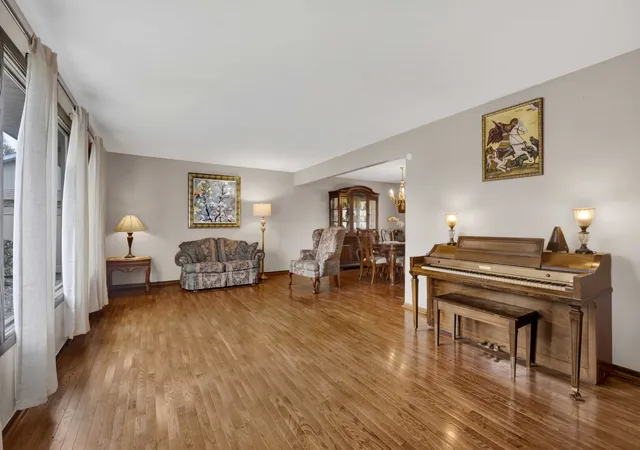 Photo 2 of Single family home for sale at 8823 Prestwick Ln, Orland Park, IL 60462 | MLS# 12707759 | Listing updated on 2026-09-17