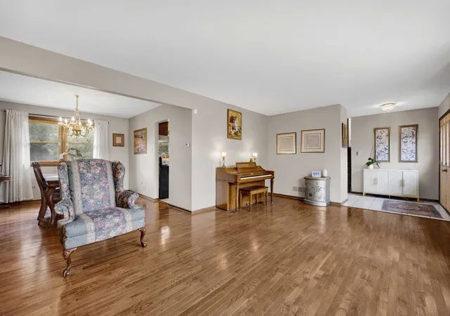Photo 3 of Single family home for sale at 8823 Prestwick Ln, Orland Park, IL 60462 | MLS# 12707759 | Listing updated on 2026-09-17