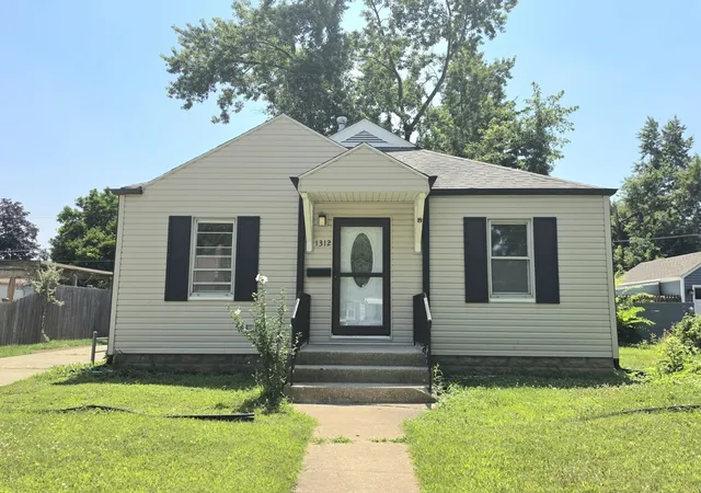 Photo 1 of Single family home for sale at 1312 Richmond St, Joliet, IL 60435 | MLS# 12707801 | Listing updated on 2026-09-22
